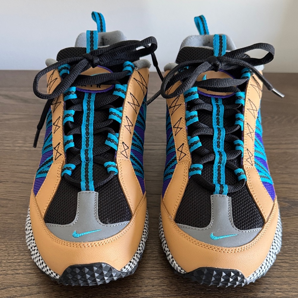 Nike Air Humara Elemental Gold